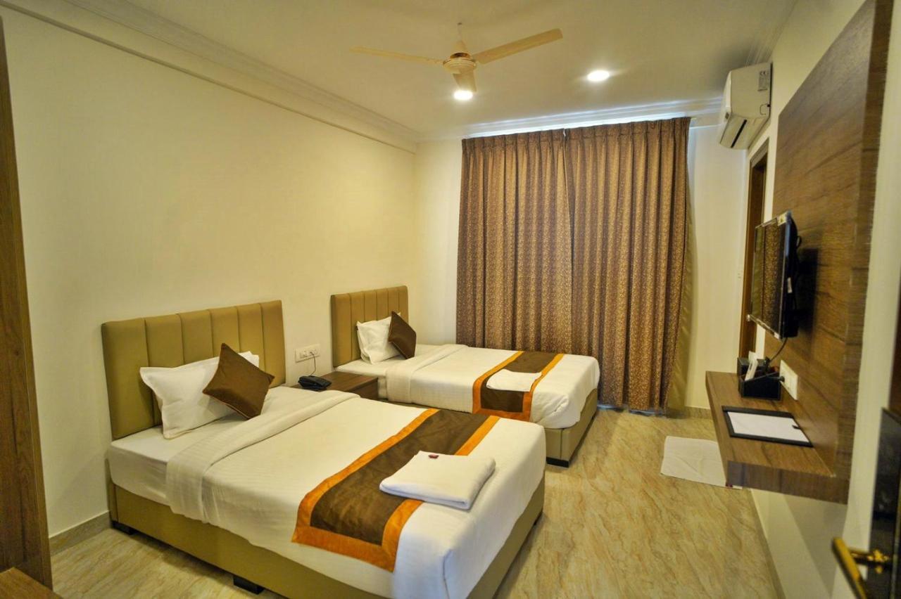 Hotel Sterling Inn Bangalore International Airport Yelahanka Eksteriør billede