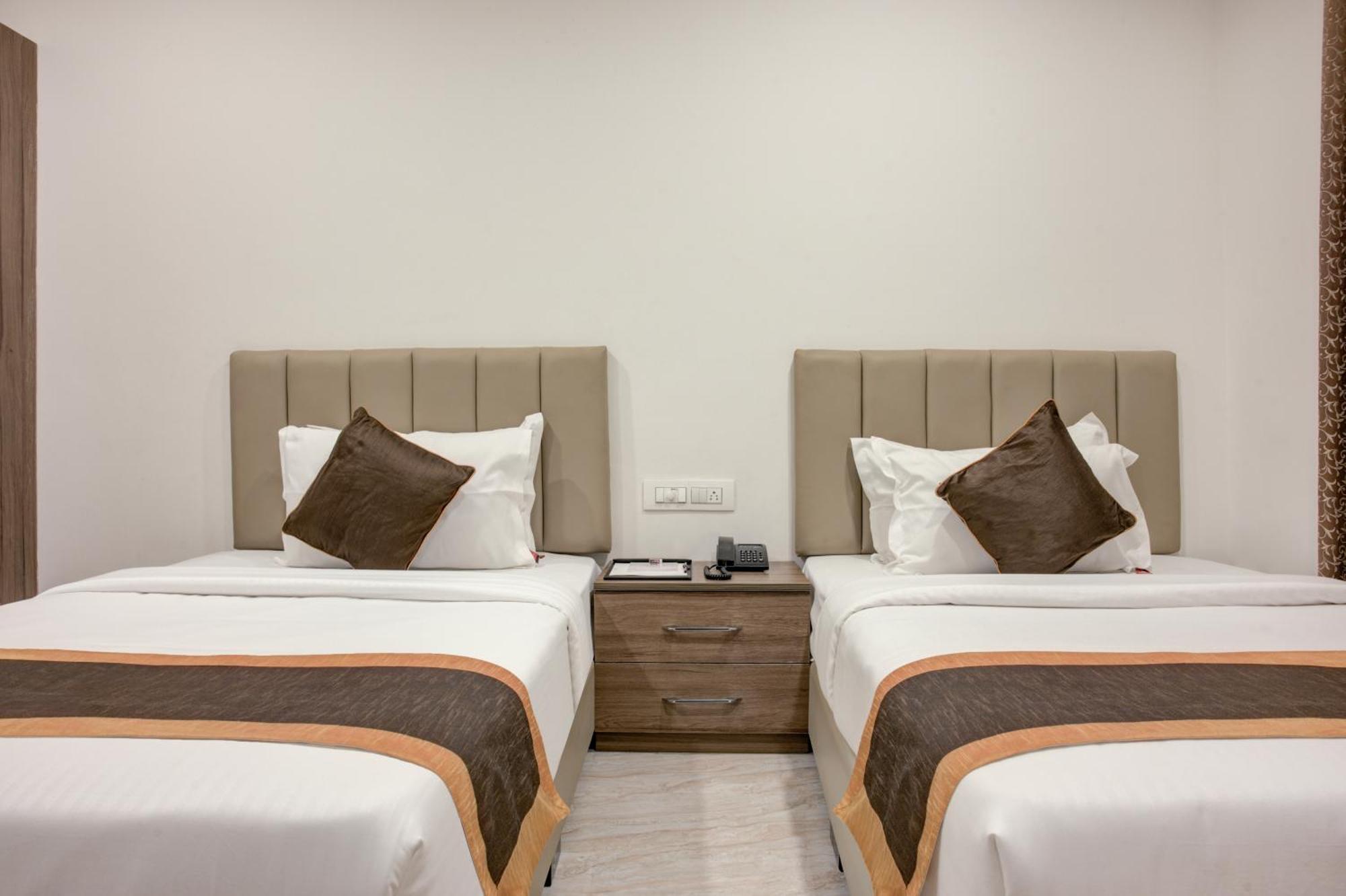 Hotel Sterling Inn Bangalore International Airport Yelahanka Eksteriør billede