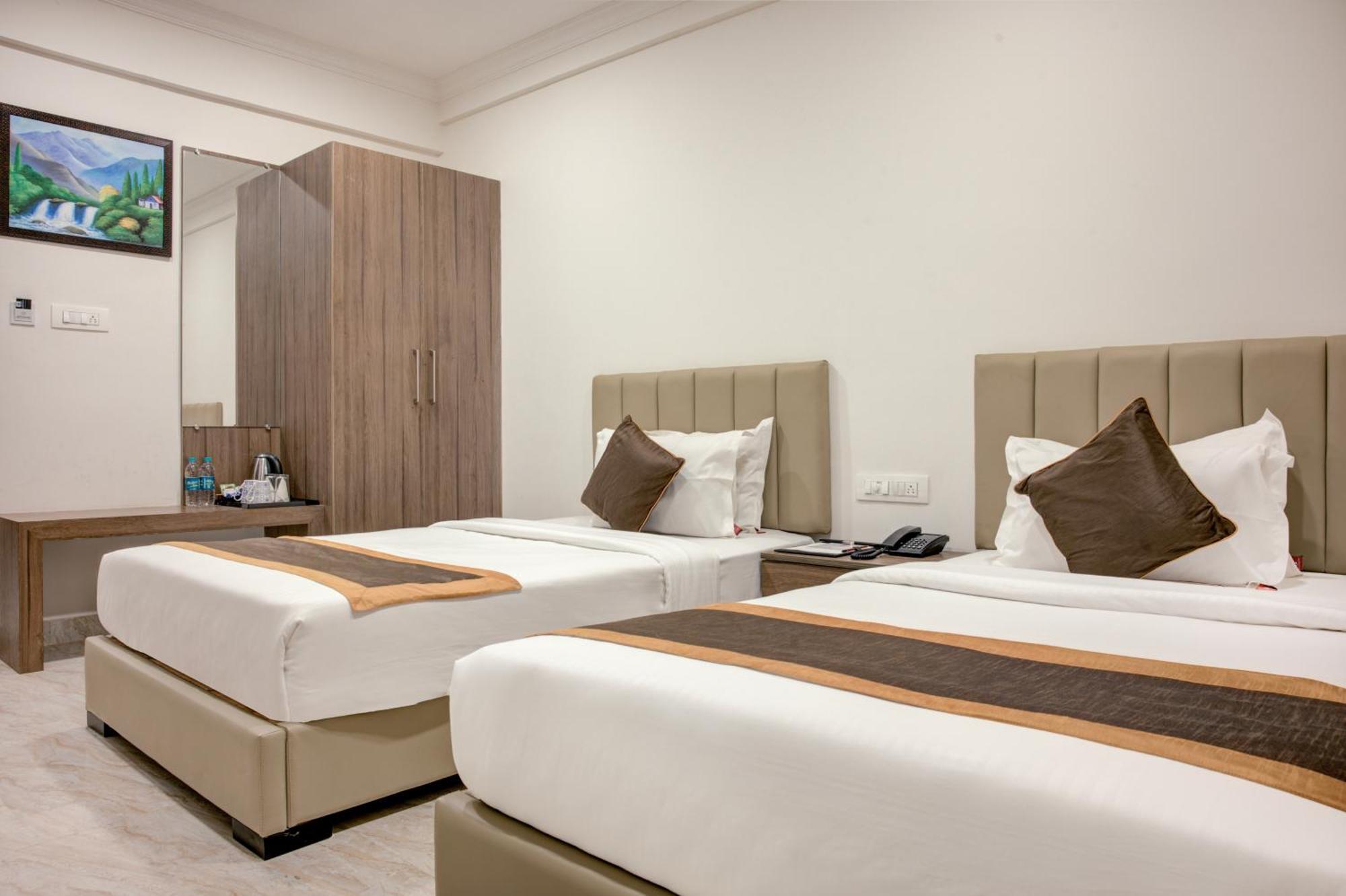 Hotel Sterling Inn Bangalore International Airport Yelahanka Eksteriør billede